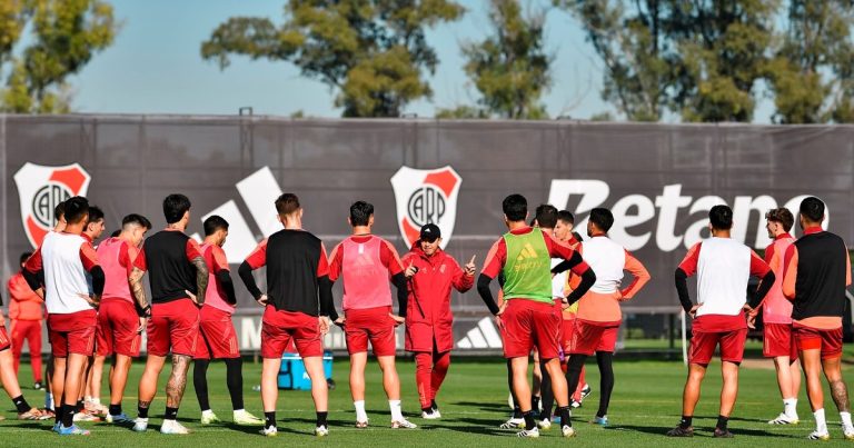 La realidad de los prescindibles de River: trabajo a contraturno, sin número y a la espera de una salida