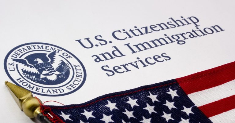 Migración a EE.UU. 2025: cómo iniciar sesión en MyUSCIS para tu pasaporte y residencia