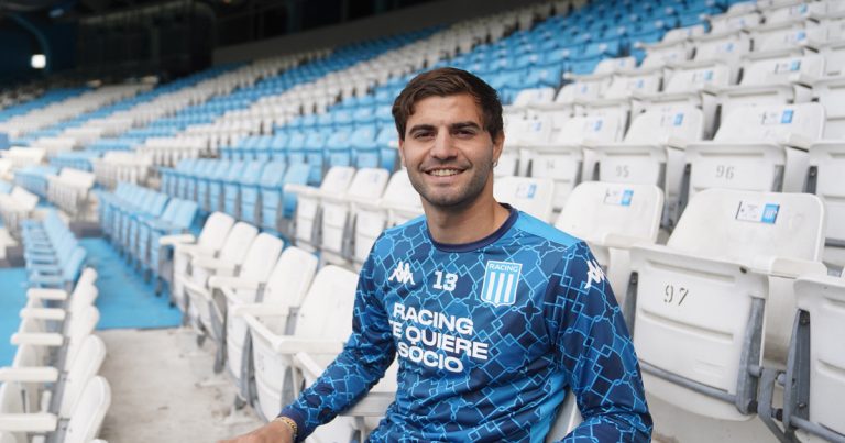Santiago Sosa con Olé: "Racing es locura, es sufrir, renegar, sentimiento; y me hizo otro jugador"