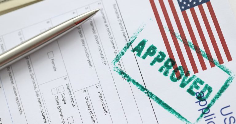 ¿Vas a viajar a EE.UU.? Todo lo que necesitas para sacar la visa en 2025