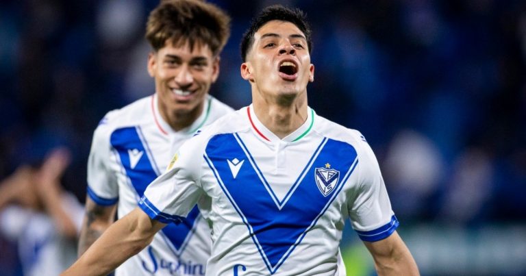 Vélez sueña: goleó a Lanús y es puntero