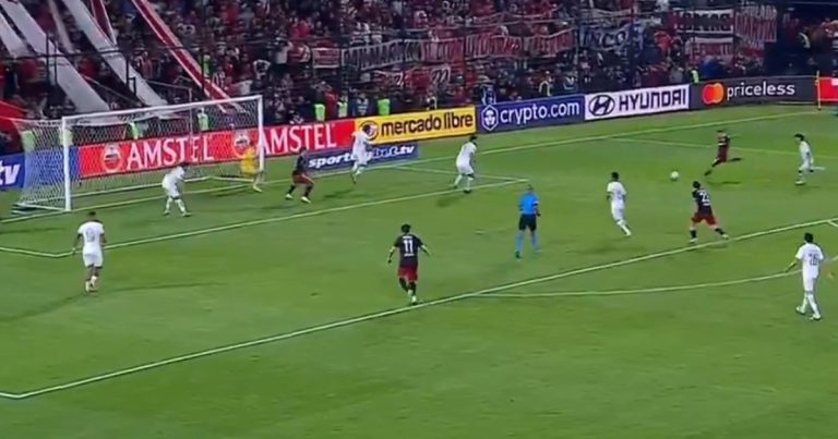 Video: la chance clara que se perdió River en el último minuto ante Libertad