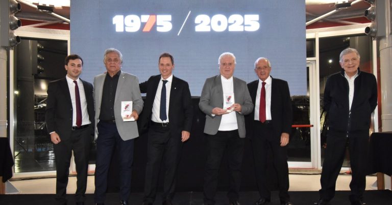 El tremendo homenaje de River a los campeones del 75 en el Museo del club