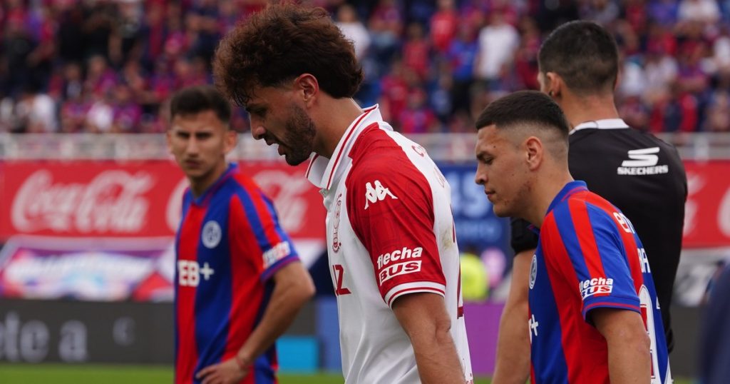 El descargo de Luciano Giménez después de su expulsión en el clásico: "No estuve a la altura de la camiseta"