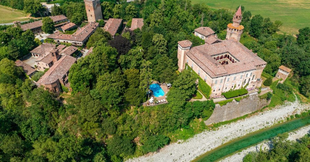 El espectacular castillo que fascinaba a Giorgio Armani, el fantasma del cocinero y el restaurante donde comía el diseñador
