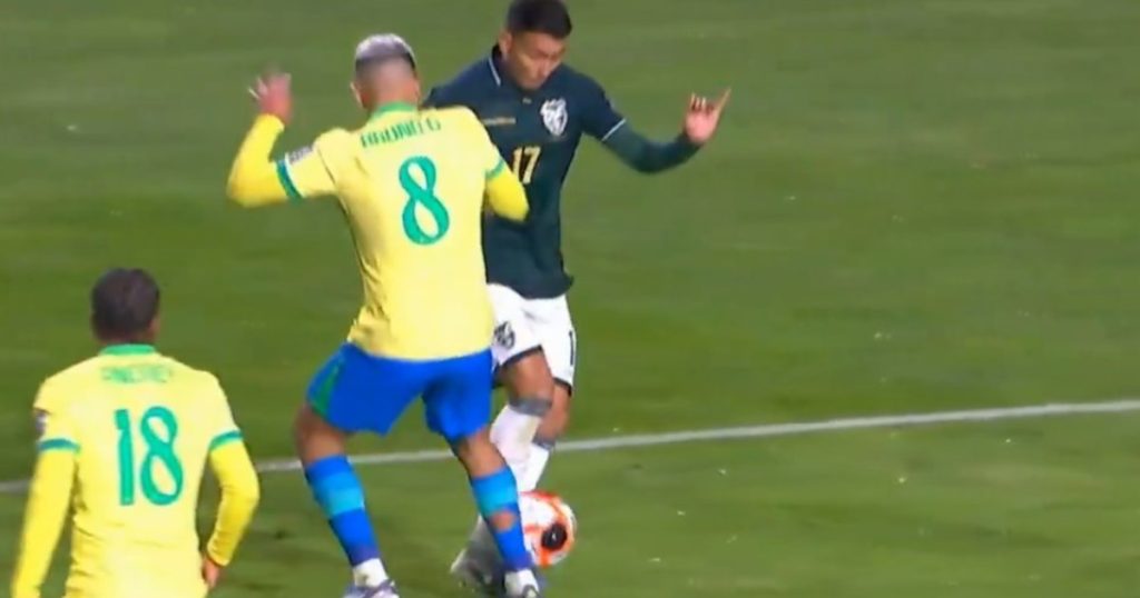Video: el polémico penal que metió a Bolivia en el Repechaje del Mundial