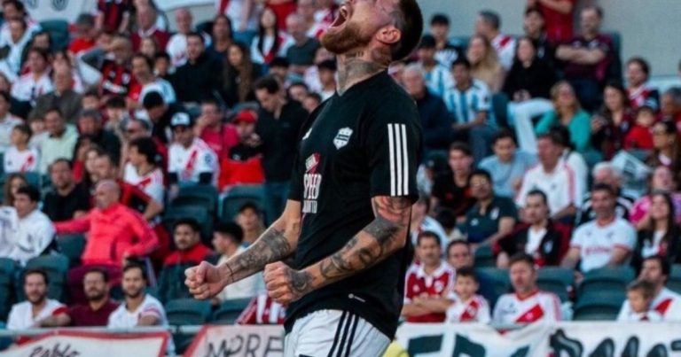 El jugador que pasó de la Primera D a amargar a River en el Monumental
