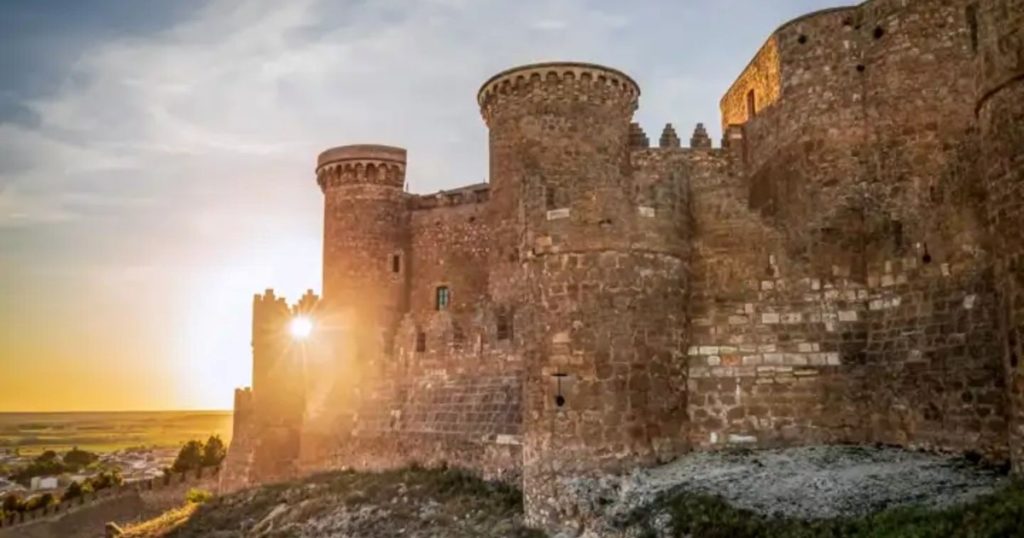 Visitá el pueblo de Castilla-La Mancha donde Charlton Heston se enamora de Sofía Loren