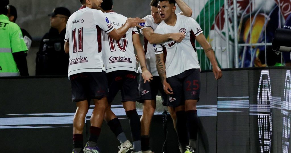 Video: el golazo y el palo del final en la clasificación de Lanús ante Fluminense
