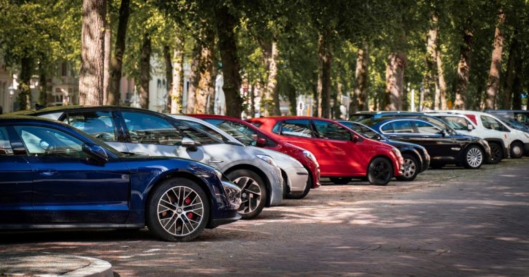 Las 3 maniobras para estacionar el auto