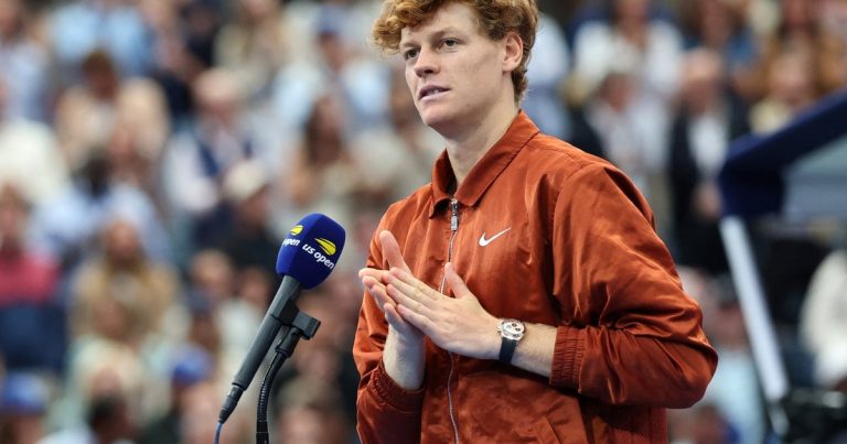 El consuelo de Jannik Sinner tras perder la final de US Open y el liderato del ranking