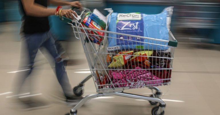 Los alimentos vuelven a subir más que la inflación y suman una preocupación postelectoral al Gobierno