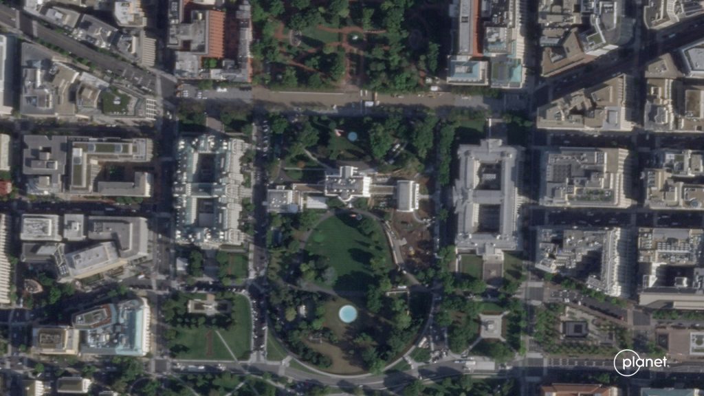 Trump completa el derribo del ala este de la Casa Blanca y el gasto de construir su nuevo salón se dispara