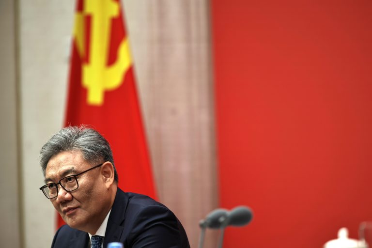 China promete acelerar la “autosuficiencia” en tecnología punta en plena pugna comercial con Estados Unidos