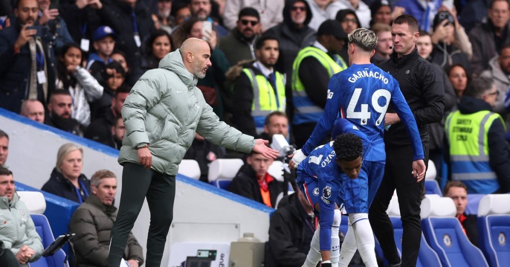 El DT de Chelsea, sobre el presente de Garnacho: "Debemos cuidarlo"