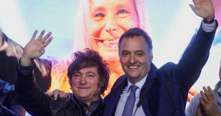 Batalla cultural a pleno: uno de los biógrafos de Milei suena para reemplazar a Adorni como vocero