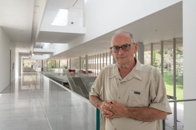 Meir Margalit, escritor israelí: “La mayoría de la sociedad israelí quiere ver a los palestinos humillados”