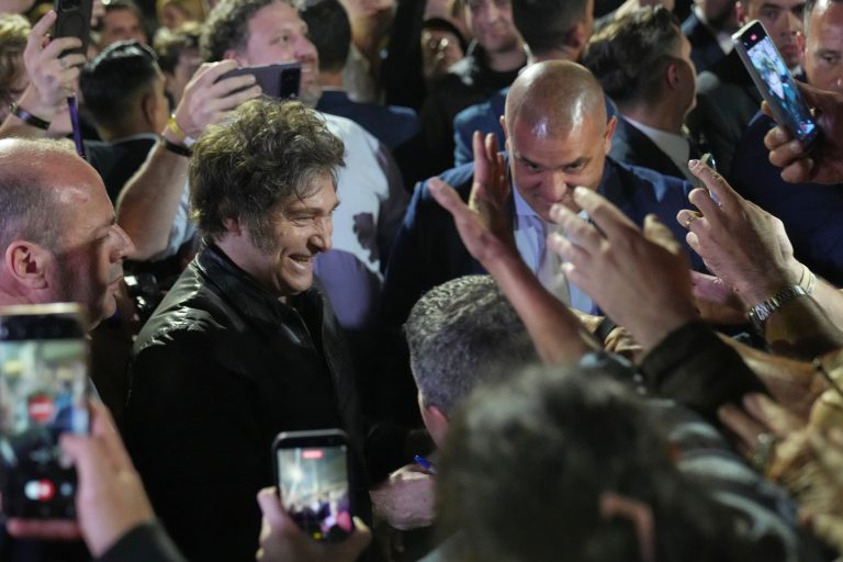El mileísmo celebra en las calles la victoria en las elecciones legislativas: “Populismo nunca más”