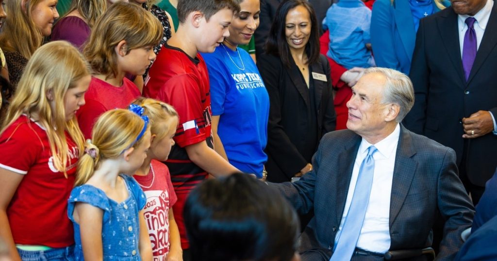 Cómo contactar a Greg Abbott, el gobernador de Texas
