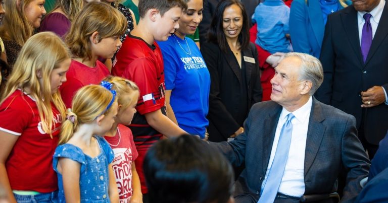Cómo contactar a Greg Abbott, el gobernador de Texas