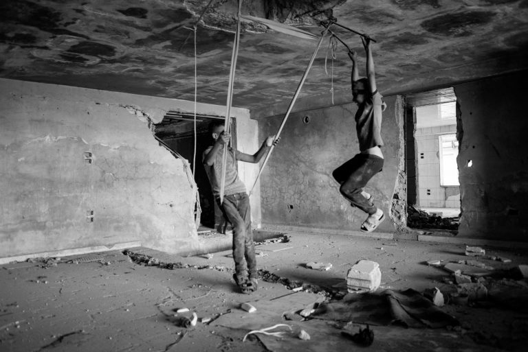 De la guerra a tu casa: cómo la chatarra de los conflictos bélicos alimenta la industria del acero