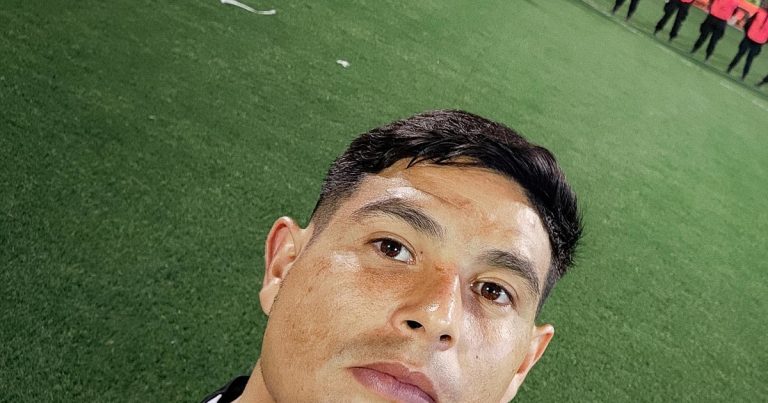La foto especial de Salas tras su gol ante Racing por la Copa Argentina