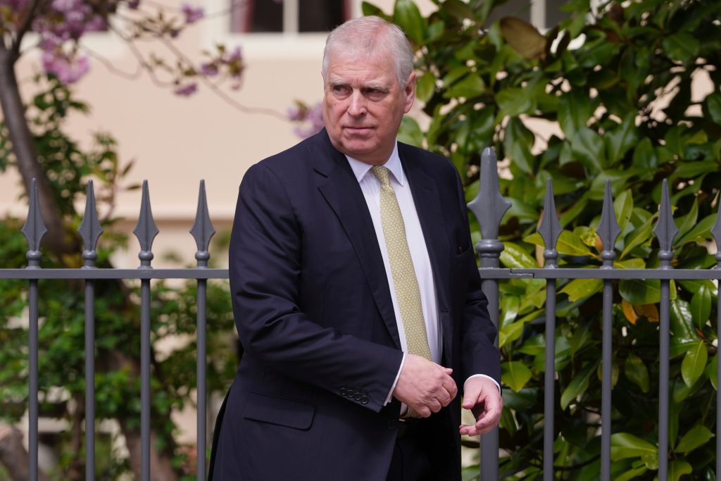El uso gratuito de la mansión de Windsor por parte del príncipe Andrés incendia a la opinión pública británica