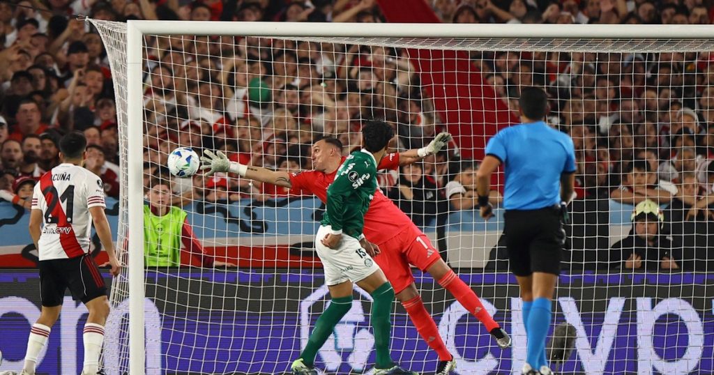 El fuego aéreo, un factor decisivo para Racing y River