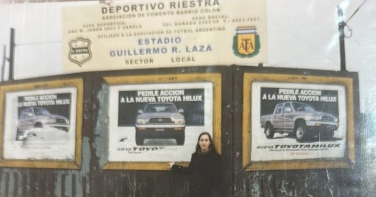 Los misterios del Guillermo Laza, la casa de Riestra que fue cementerio de autos robados, que homenajea a un canillita y que hoy chapea desde la zona más postergada de Capital Federal