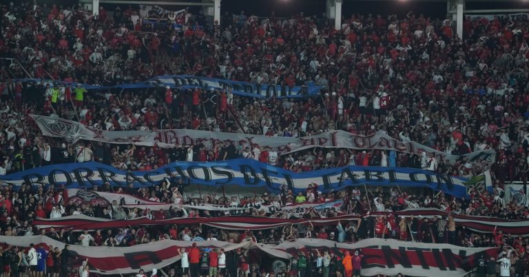 Video: la explosión de la hinchada de River luego de la eliminación en la Copa Argentina: "Jugadores..."