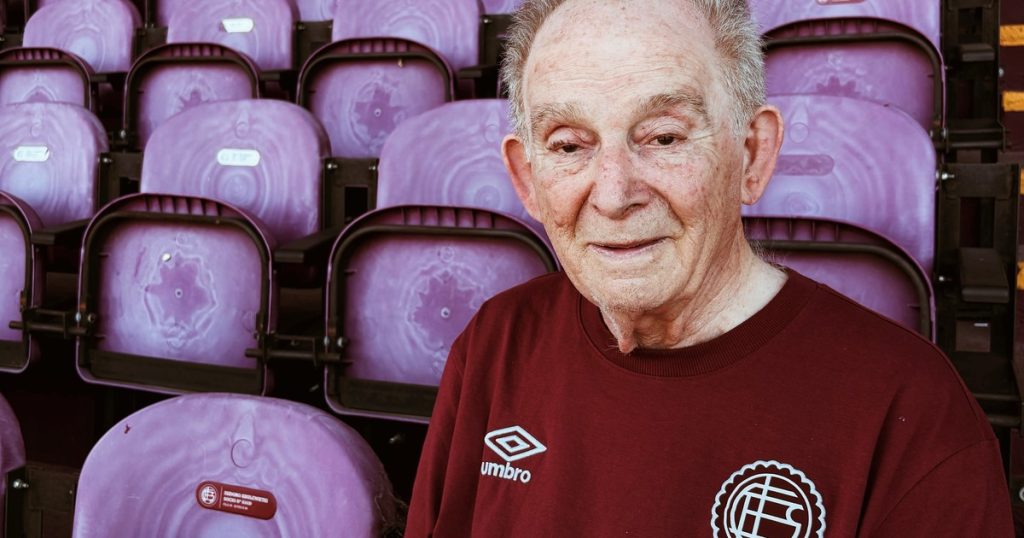 Es hincha de Lanús desde 1951, recorrió Sudamérica para alentarlo y estará en la final contra Atlético Mineiro