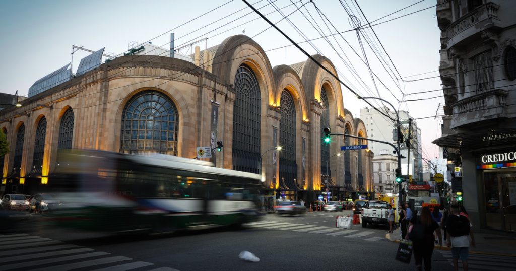 El barrio donde atacaron a la mujer brasileña, plagado de fisuras: "Son impredecibles y peligrosos"