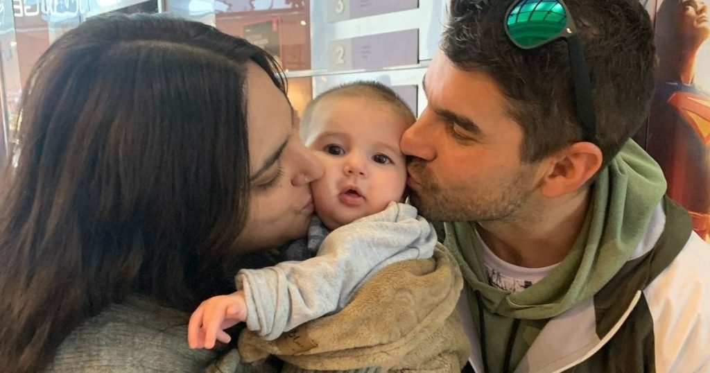 El bebé lloraba seis horas seguidas cuando comía y les decían que era normal, hasta que encontraron la solución