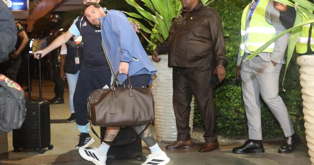 Video: la locura con la llegada de Messi a Angola