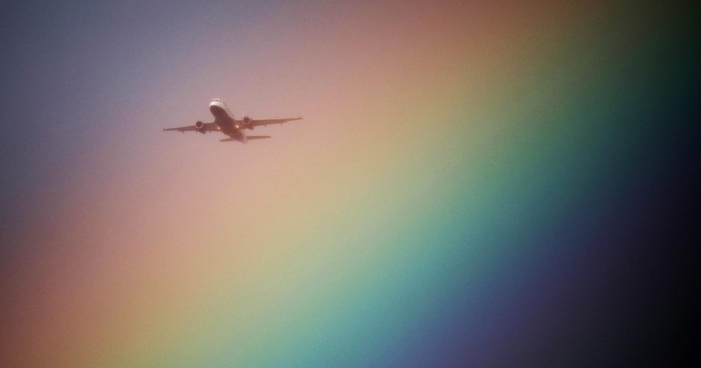 La insólita ruta aérea en Estados Unidos que siempre muestra arcoíris: verlos de cerca