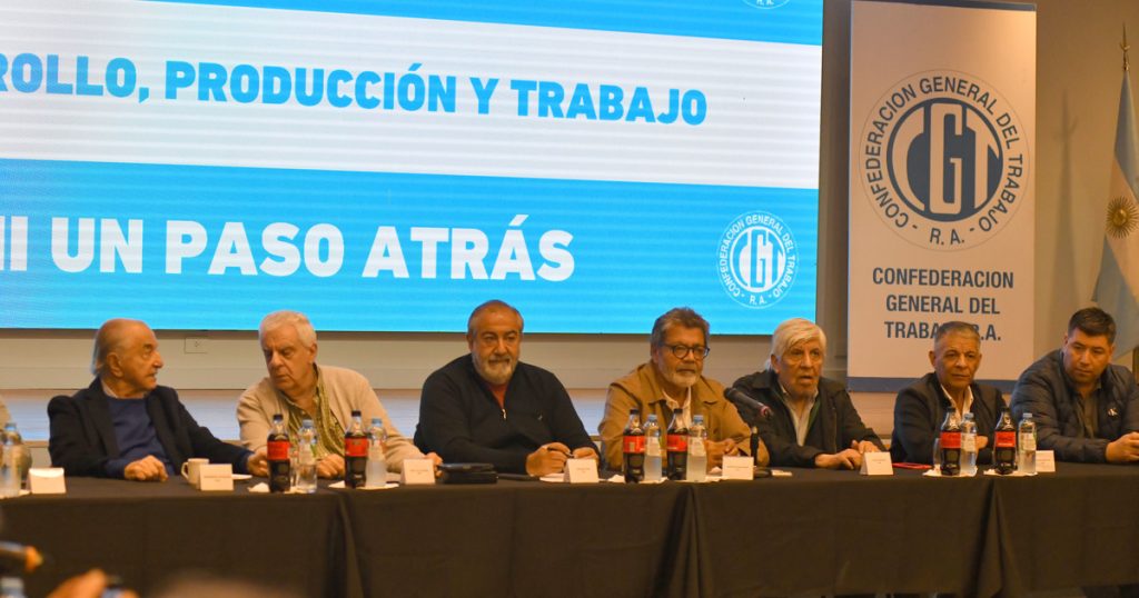 La unidad de la CGT, en riesgo: la interna gremial estalla a horas del congreso de elección de autoridades