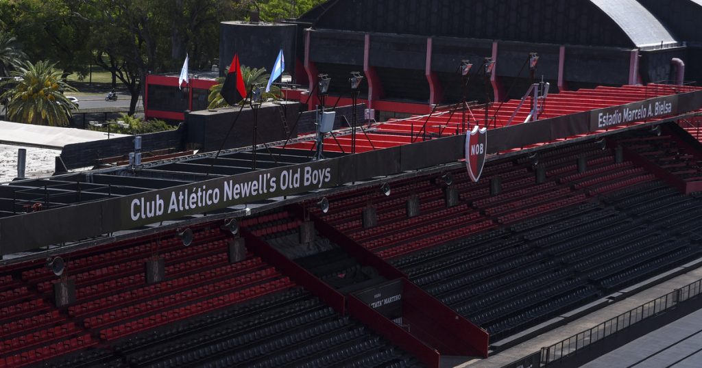 Peligra el partido entre Newell's y Racing por un reclamo salarial: "Si no pagan no se va a jugar"