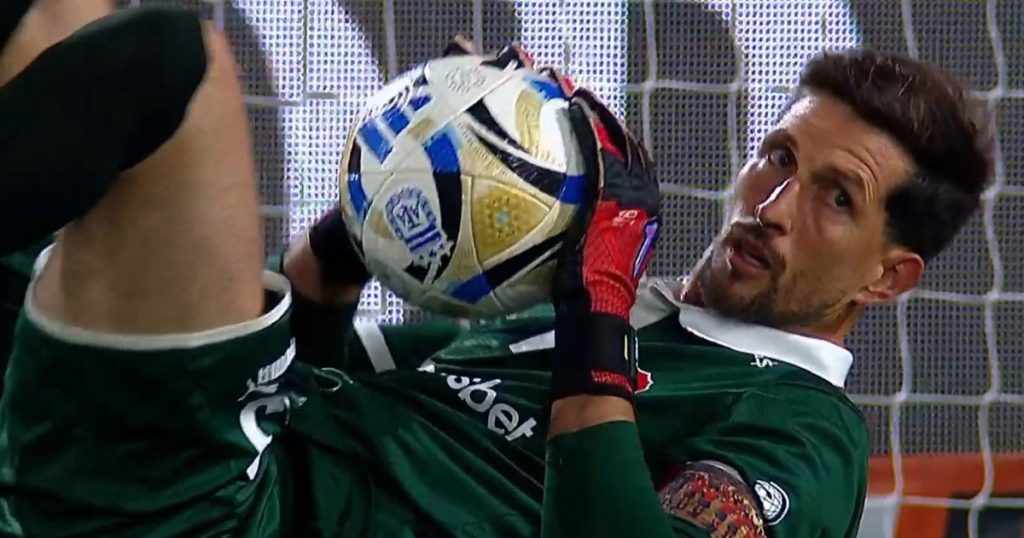 Rey, muy autocrítico: "Lo que nos pasó este año no puede pasar más"