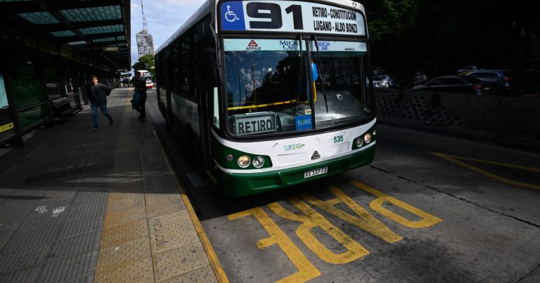 Desde hoy rige el aumento de casi 10% en los colectivos del AMBA: a cuánto subió el boleto mínimo