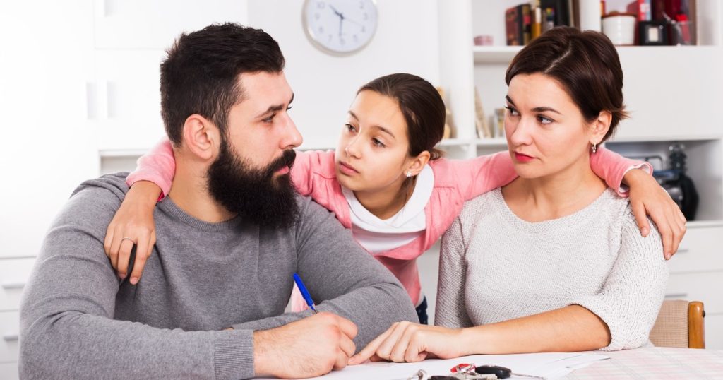 Declaración de impuestos del IRS: la diferencia clave entre la manutención de hijos y la pensión alimenticia en EEUU