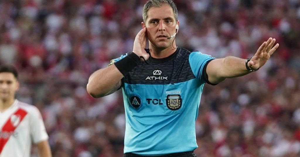 Árbitros y TV para los cuartos del Clausura: Echenique a Boca y Merlos a Racing