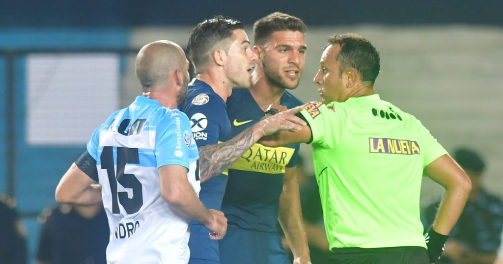 Boca y Racing, ambos con motivos para tener la guardia alta con el árbitro Darío Herrera