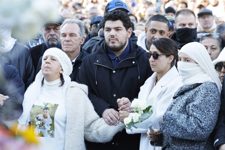 Amine Kessaci: “Marsella debería mirarse en el espejo de Palermo o México” /“En Francia podemos aprender mucho de la lucha antimafia de Italia”
