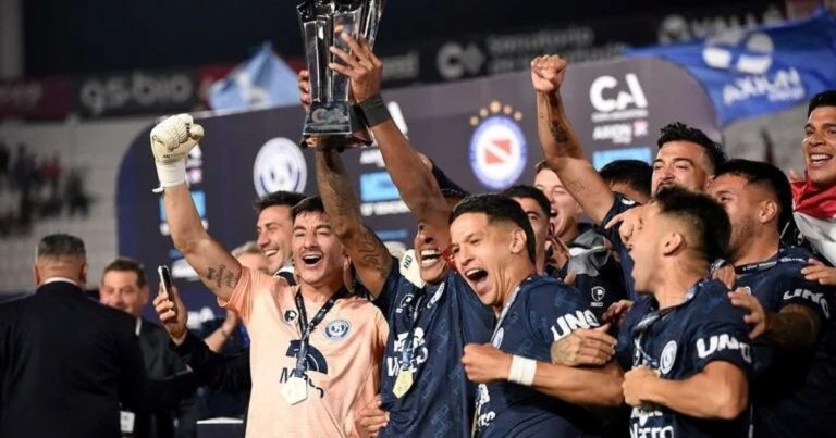 Las dos piezas del campeón que quiere retener Independiente Rivadavia