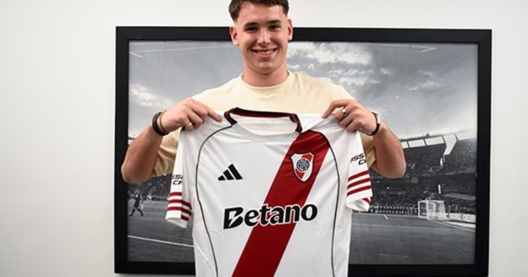 Quién es Jaroszewicz, el joven arquero de River que firmó su primer contrato