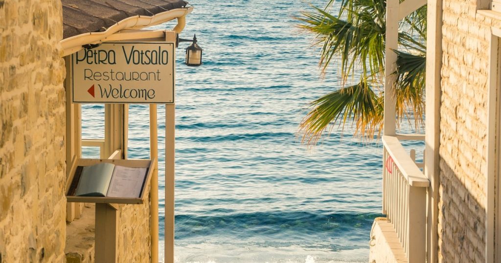 La misteriosa isla que lo tiene todo: playas, ruinas de antiguas civilizaciones, gastronomía y paisajes espectaculares