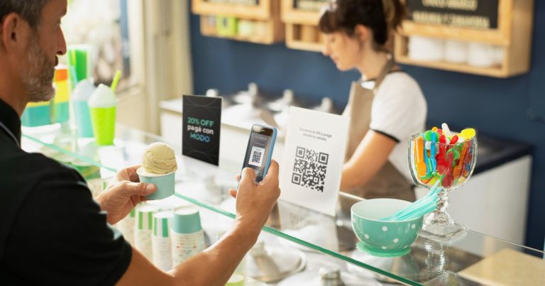 Se triplicó en un año la mora de las familias con las billeteras virtuales: el 20% de las deudas está en rojo