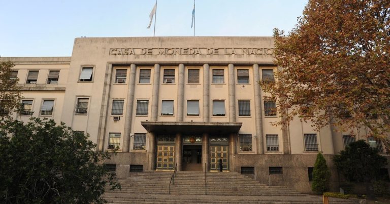Antes de ser privatizada, las nuevas autoridades de la Casa de la Moneda negocian el pago de deudas millonarias