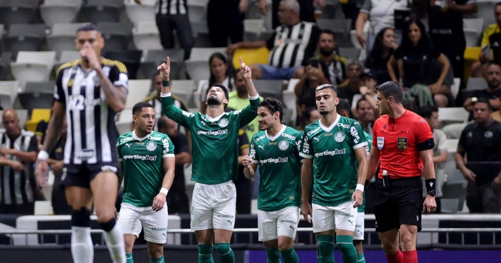 El Flaco López cortó una sequía extensa en plena tensión con Abel Ferreira