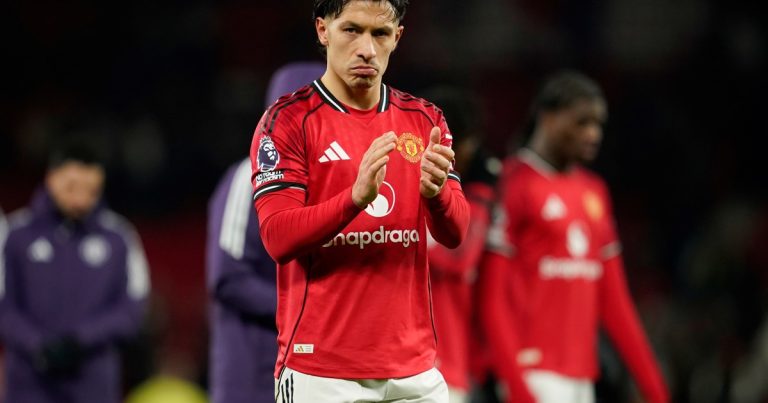 Con Lisandro Martínez titular y capitán, Manchester United empató con el peor equipo de la tabla